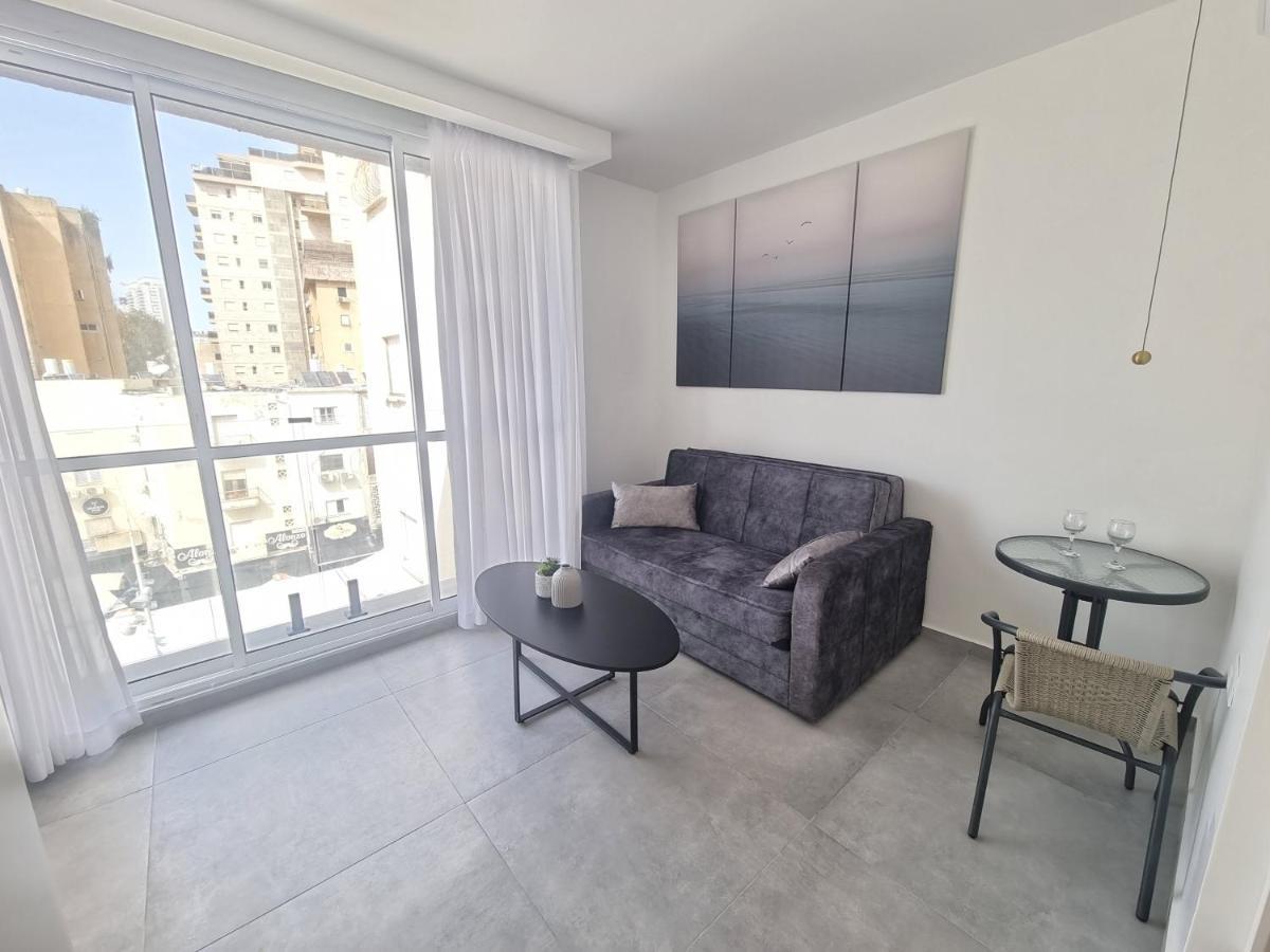חוויה בכיכר Apartment Netanya Exterior photo